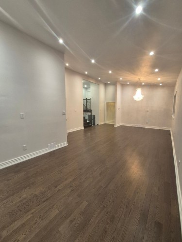 Living Room - 2420 Av. Laure-Conan, Montréal (Ahuntsic-Cartierville), QC - Indoor Photo Showing Other Room