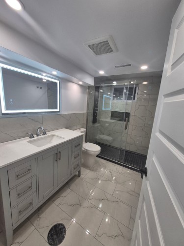 Bathroom - 2420 Av. Laure-Conan, Montréal (Ahuntsic-Cartierville), QC - Indoor Photo Showing Bathroom