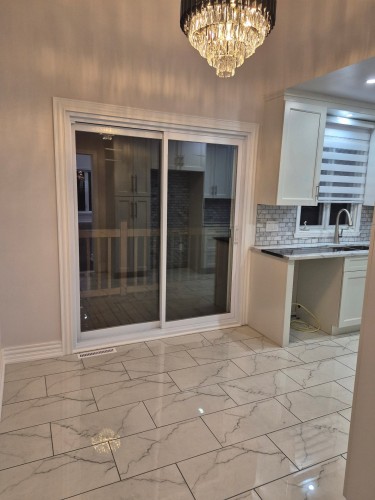 Dinette - 2420 Av. Laure-Conan, Montréal (Ahuntsic-Cartierville), QC - Indoor Photo Showing Other Room