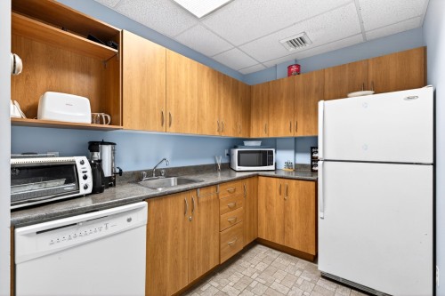 Kitchenette - 100 Rue Belvédère S., Sherbrooke (Les Nations), QC - Indoor Photo Showing Kitchen