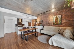 Salon - 