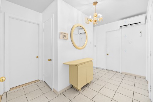 Mud Room - 4950 Av. West Hill, Montréal (Côte-Des-Neiges/Notre-Dame-De-Grâce), QC - Indoor Photo Showing Other Room