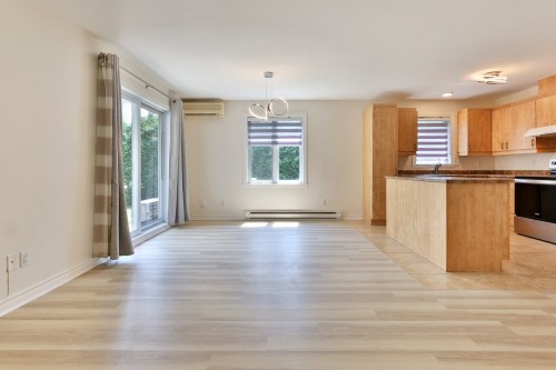 Overall view - 475 Boul. St-Luc, Saint-Jean-Sur-Richelieu, QC - Indoor Photo Showing Kitchen