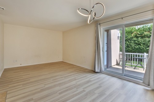 Living Room - 475 Boul. St-Luc, Saint-Jean-Sur-Richelieu, QC - Indoor Photo Showing Other Room