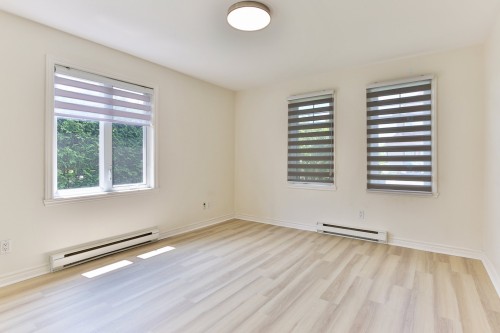 Master Bedroom - 475 Boul. St-Luc, Saint-Jean-Sur-Richelieu, QC - Indoor Photo Showing Other Room