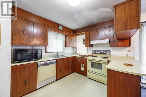 1088 Third Line E, Sault Ste. Marie, ON - Indoor Photo Showing Kitchen With Double Sink