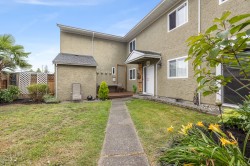 #11-10070 Fifth St Sidney, BC V8L 2X9