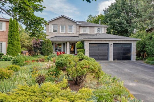 988 Krista Court  Newmarket, ON L4Y 7E9