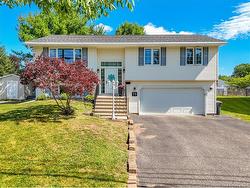 75 Goodine ST  Fredericton, NB E3B 7J7