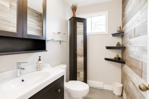Powder room - 7243 Rue Des Martinets, Laval (Duvernay), QC - Indoor Photo Showing Bathroom