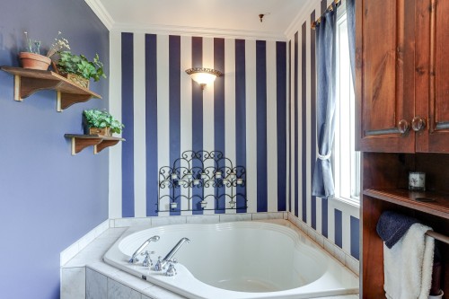 Bathroom - 7243 Rue Des Martinets, Laval (Duvernay), QC - Indoor Photo Showing Other Room
