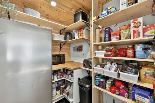 Rangement - 140 Rue Beaulieu, Sainte-Mélanie, QC - Indoor With Storage