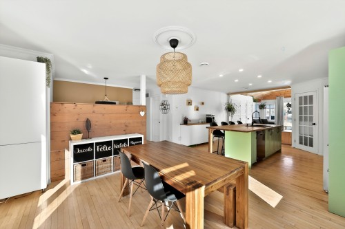 Vue d'ensemble - 140 Rue Beaulieu, Sainte-Mélanie, QC - Indoor Photo Showing Dining Room