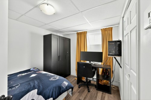 Chambre à coucher - 140 Rue Beaulieu, Sainte-Mélanie, QC - Indoor Photo Showing Bedroom
