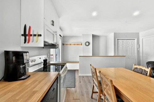 Intergénération - 140 Rue Beaulieu, Sainte-Mélanie, QC - Indoor