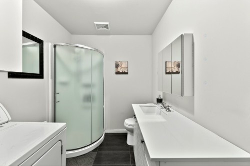 Intergénération - 140 Rue Beaulieu, Sainte-Mélanie, QC - Indoor