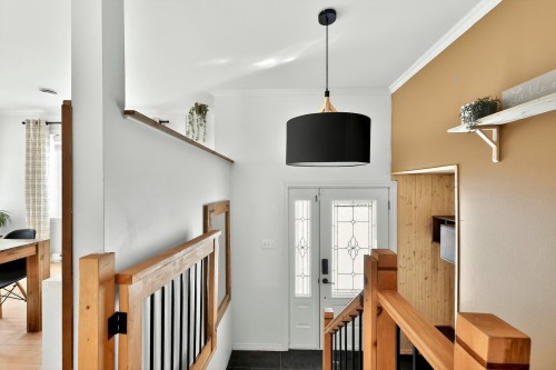 Hall d'entrée/Vestibule - 140 Rue Beaulieu, Sainte-Mélanie, QC - Indoor Photo Showing Other Room