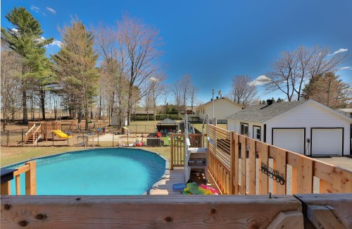 Cour - 140 Rue Beaulieu, Sainte-Mélanie, QC - Outdoor With Above Ground Pool