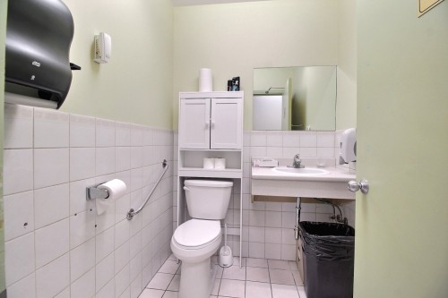 Powder room - 640 Av. Centrale, Val-D'Or, QC - Indoor Photo Showing Bathroom