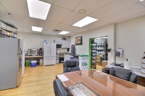 Kitchenette - 640 Av. Centrale, Val-D'Or, QC - Indoor