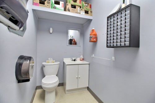 Powder room - 640 Av. Centrale, Val-D'Or, QC - Indoor Photo Showing Bathroom