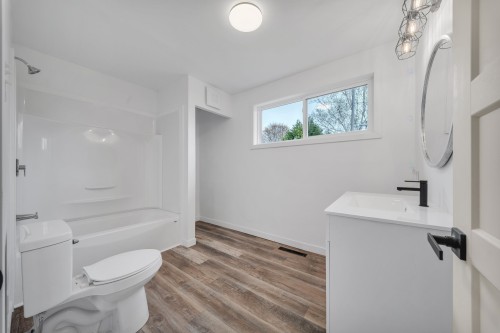 Salle de bains - 3 Rue Bernard, Brownsburg-Chatham, QC - Indoor Photo Showing Bathroom