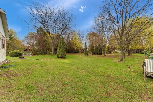 Cour - 3 Rue Bernard, Brownsburg-Chatham, QC - Outdoor
