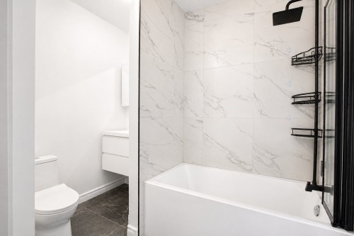 Bathroom - 354 10E Rue, Québec (La Cité-Limoilou), QC - Indoor Photo Showing Bathroom