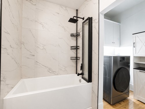 Bathroom - 354 10E Rue, Québec (La Cité-Limoilou), QC - Indoor Photo Showing Laundry Room