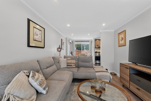 Salon - 5769 Boul. Marie-Victorin, Brossard, QC - Indoor Photo Showing Living Room