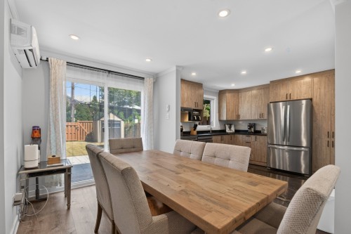 Cuisine - 5769 Boul. Marie-Victorin, Brossard, QC - Indoor Photo Showing Dining Room