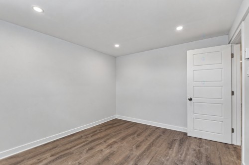 Salle familiale - 5769 Boul. Marie-Victorin, Brossard, QC - Indoor Photo Showing Other Room
