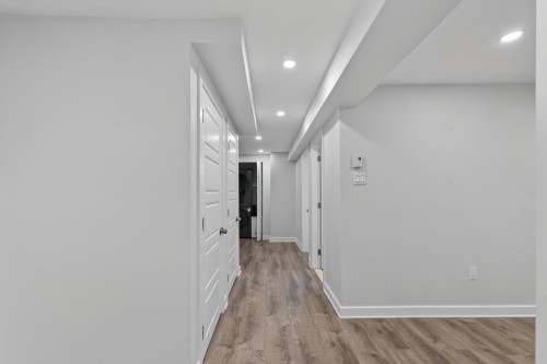 Salle familiale - 5769 Boul. Marie-Victorin, Brossard, QC - Indoor Photo Showing Other Room
