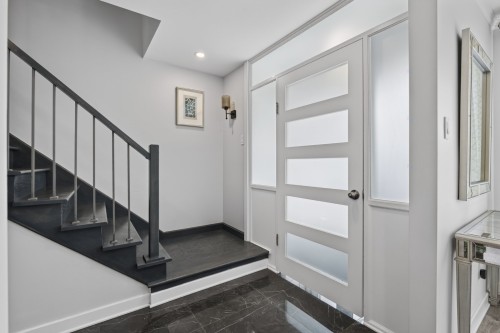 Hall d'entrée/Vestibule - 5769 Boul. Marie-Victorin, Brossard, QC - Indoor Photo Showing Other Room