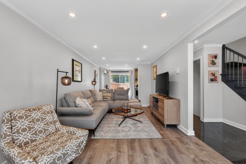 Salon - 5769 Boul. Marie-Victorin, Brossard, QC - Indoor Photo Showing Living Room