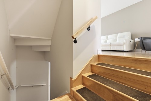 Escalier - 280 Ch. De Chambly, Marieville, QC - Indoor Photo Showing Other Room