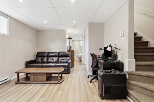 Salle familiale - 280 Ch. De Chambly, Marieville, QC - Indoor