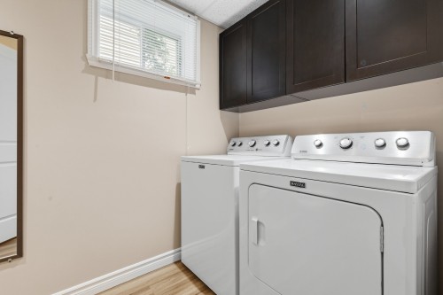 Salle de lavage - 280 Ch. De Chambly, Marieville, QC - Indoor Photo Showing Laundry Room