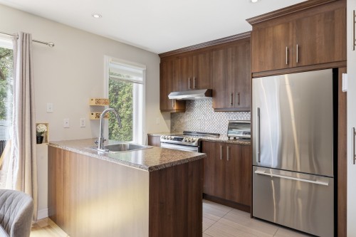 Cuisine - 280 Ch. De Chambly, Marieville, QC - Indoor Photo Showing Kitchen