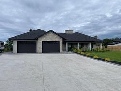 2082 Magnolia Drive Thunder Bay, ON P7K 0J3