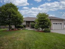1106 MAHOGANY Place Thunder Bay, ON P7K 0A3
