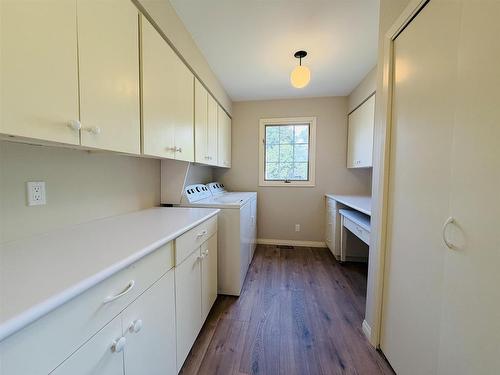 253 Riverview Drive, Dryden, ON - Indoor Photo Showing Laundry Room