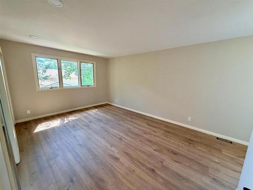 253 Riverview Drive, Dryden, ON - Indoor Photo Showing Other Room