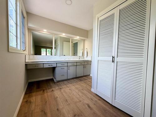 253 Riverview Drive, Dryden, ON - Indoor Photo Showing Bathroom