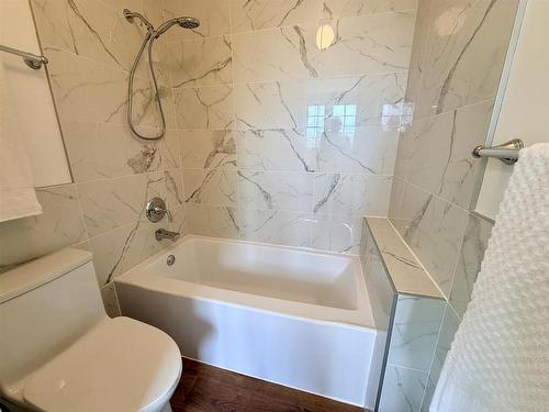 253 Riverview Drive, Dryden, ON - Indoor Photo Showing Bathroom