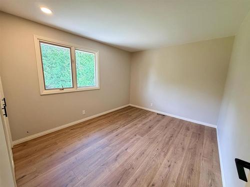 253 Riverview Drive, Dryden, ON - Indoor Photo Showing Other Room
