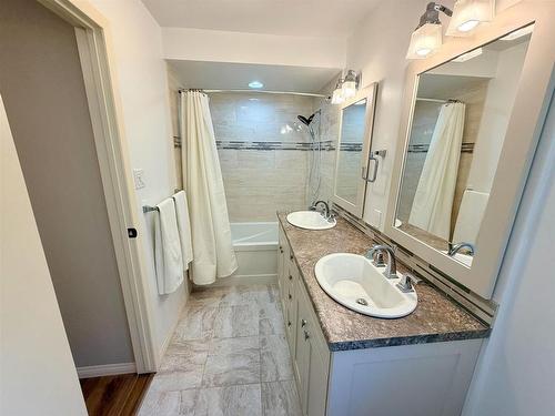 253 Riverview Drive, Dryden, ON - Indoor Photo Showing Bathroom