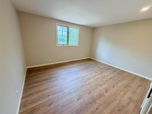 253 Riverview Drive, Dryden, ON - Indoor Photo Showing Other Room