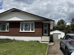 199 Limbrick Thunder Bay, ON P7C 4S6