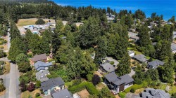 5186 Sapphire Rd Saanich, BC V8Y 2H7